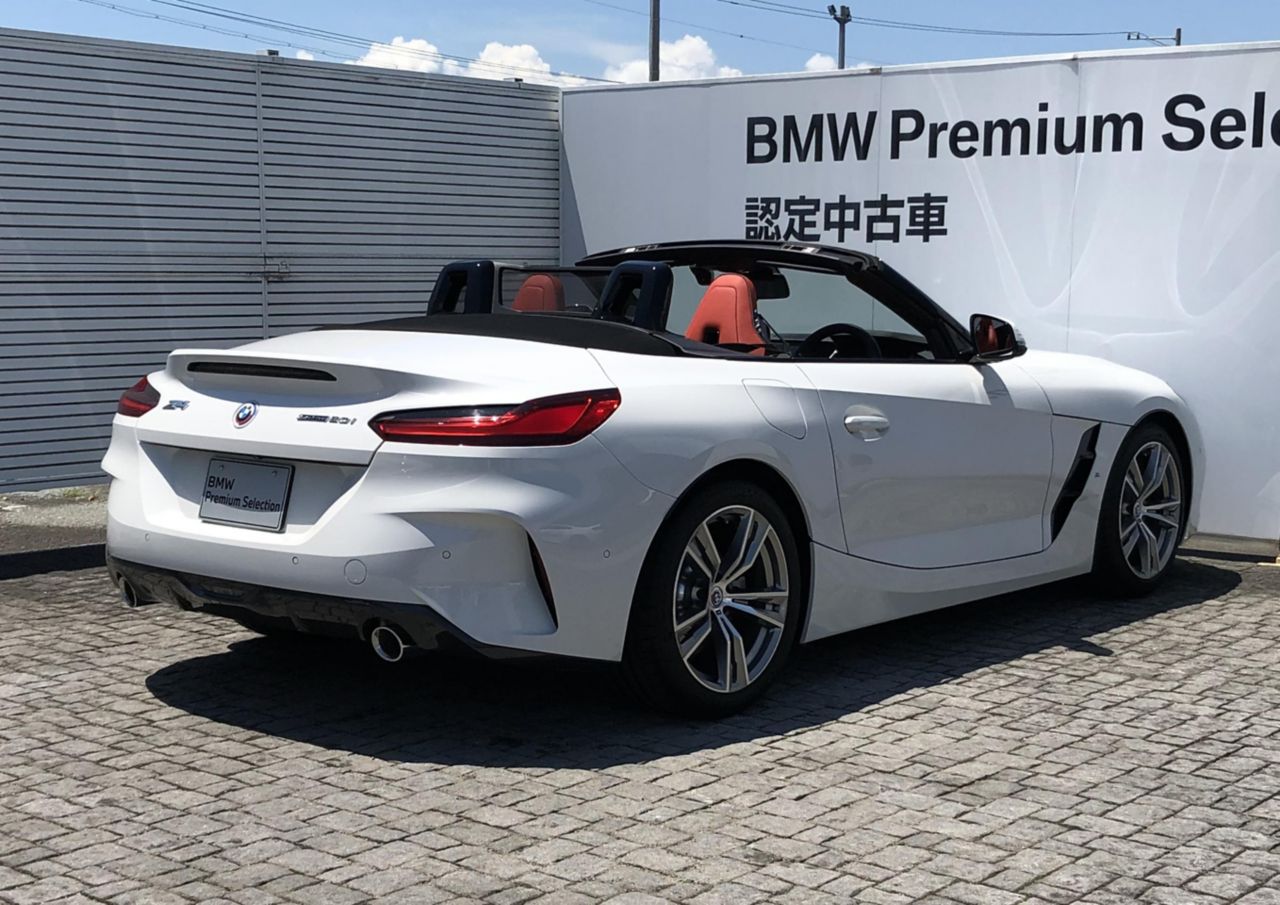 G29 z4 sDrive20i RHD