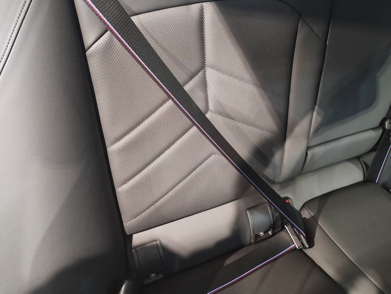 BMW i5 eDrive40 M Sport RHD