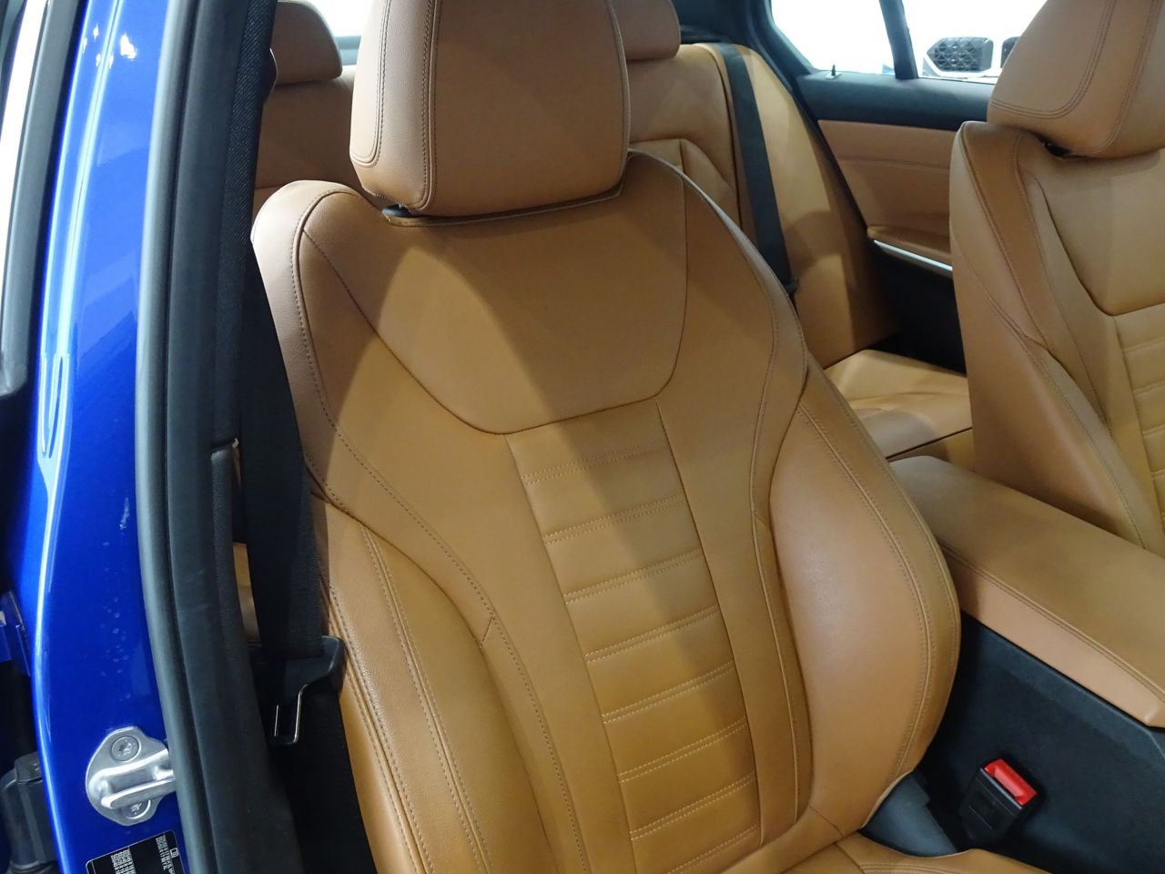 G20 330e Saloon RHD