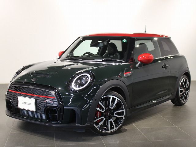 THE NEW MINI JOHN COOPER WORKS.