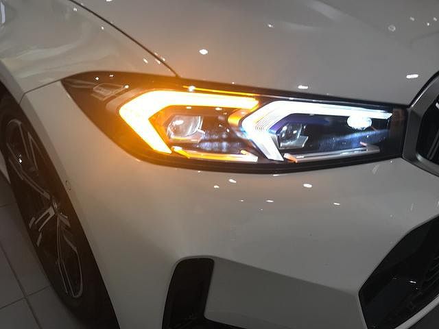 320d xDrive Berline RHD