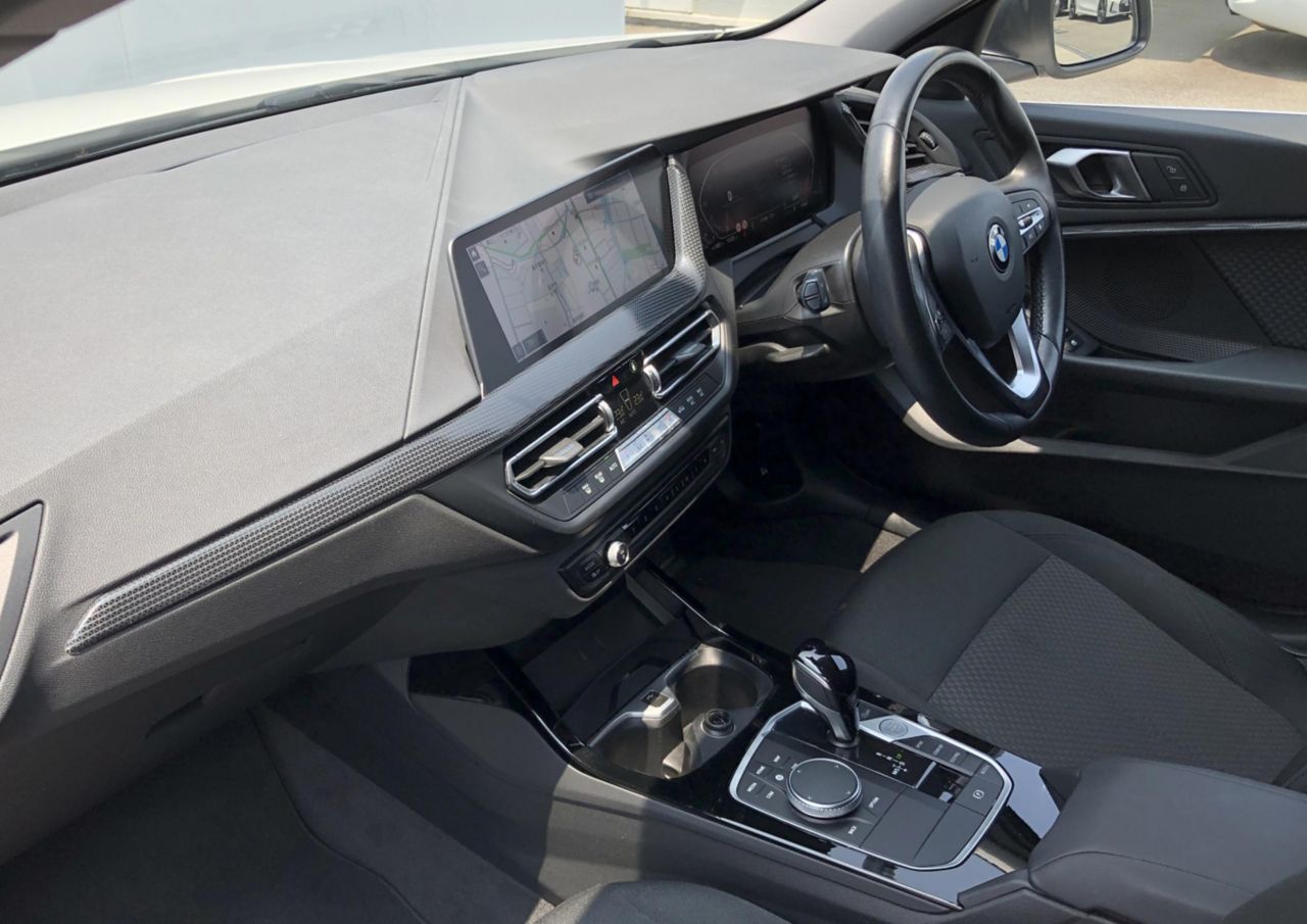 F40 118d Sports Hatch 5-door B47 2.0d