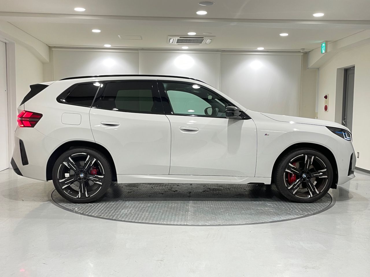 X3 M50 US