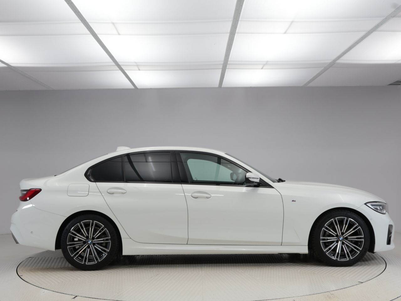 G20 320i Saloon RHD MX