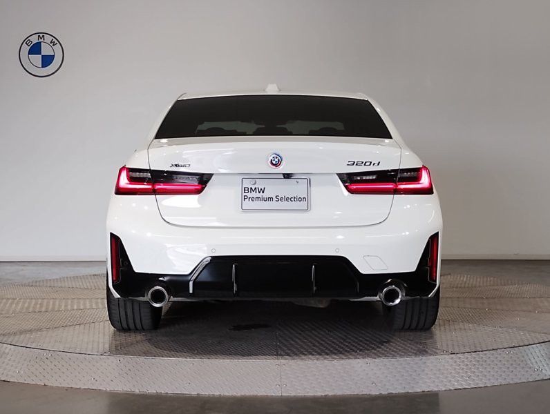 320d xDrive Berline RHD