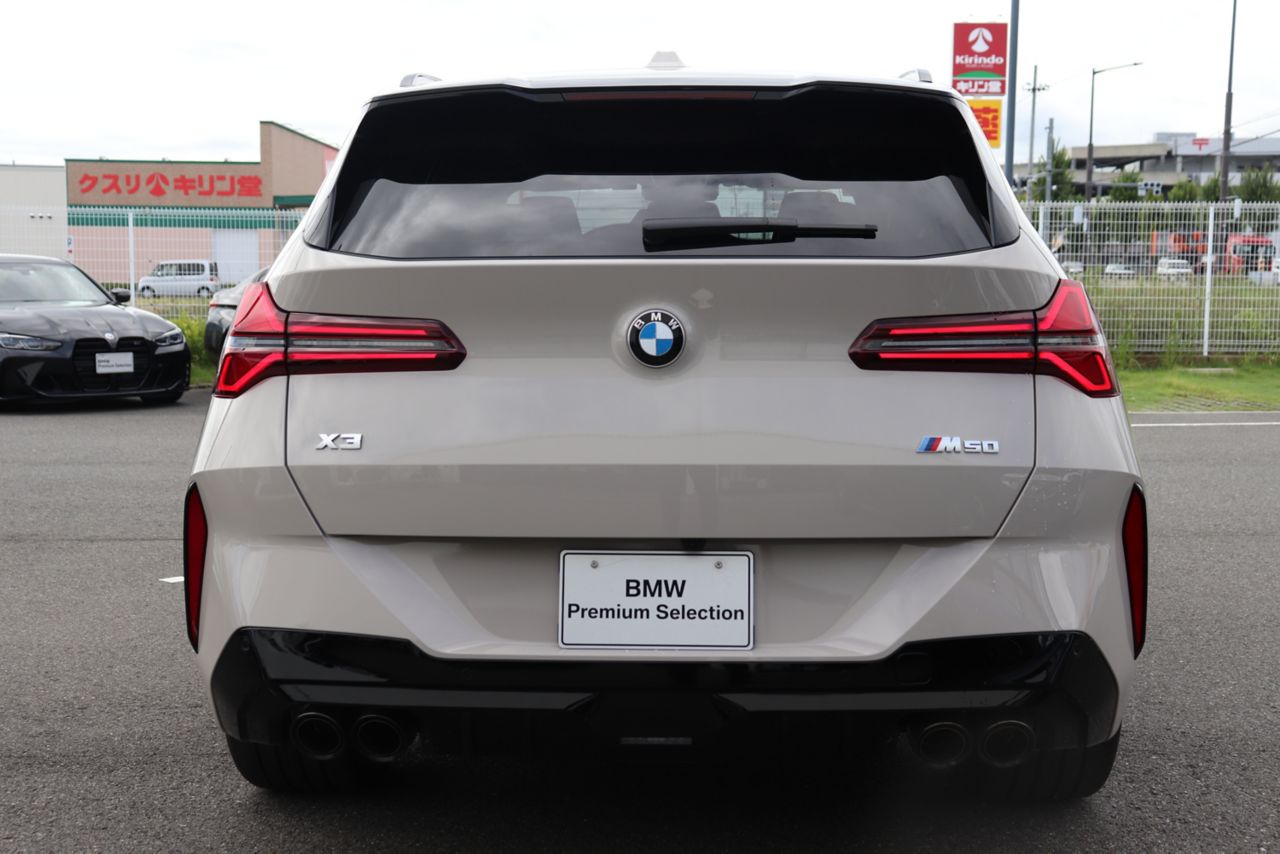 X3 M50 US