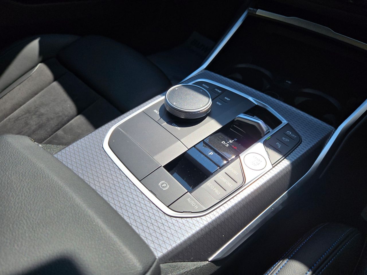 320d xDrive Berline RHD