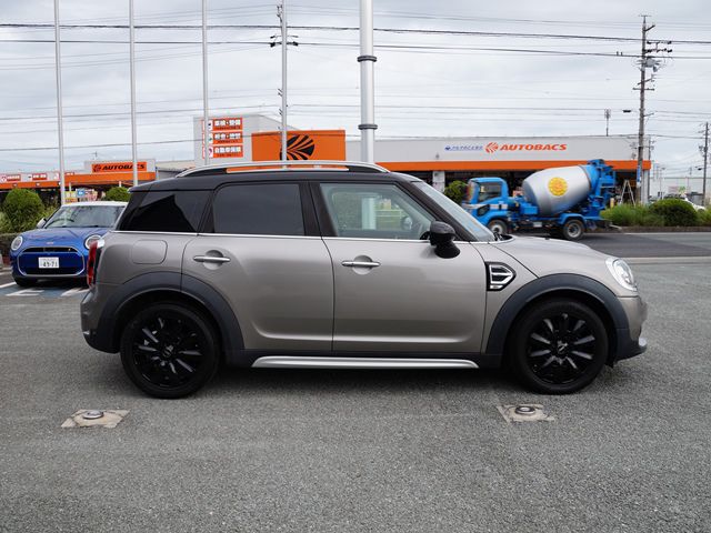 MINI CROSSOVER COOPER D