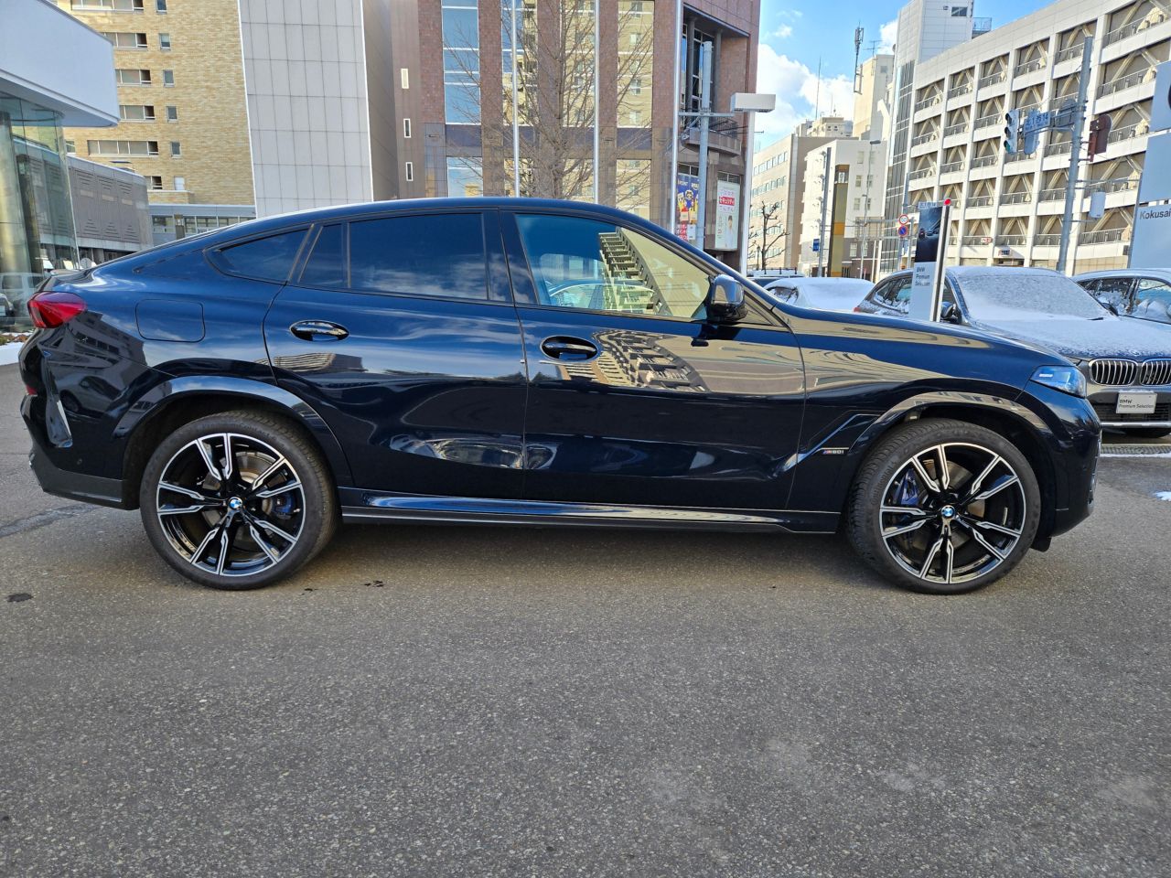 X6 M60i xDrive RHD