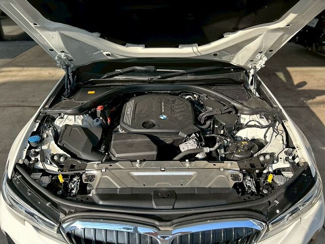 G20 320d xDrive RHD Saloon