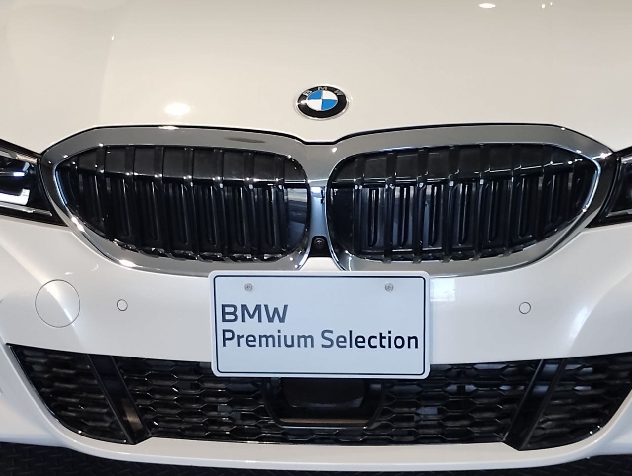 G20 330e Saloon RHD