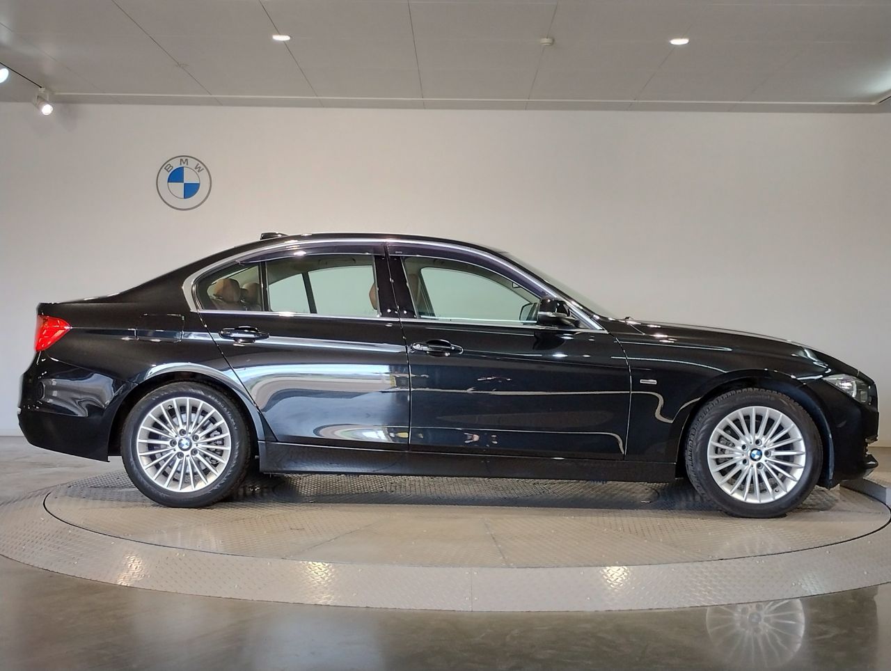 320D BLUEPERFORMANCE SEDAN RHD