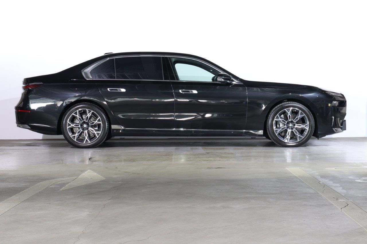 i7 xDrive60 Sedan RHD