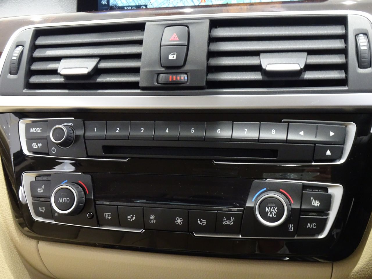 320D SEDAN RHD