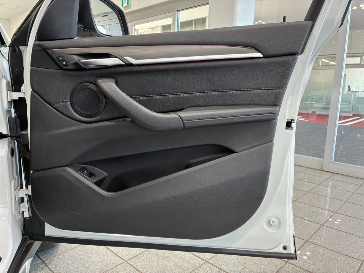 X1 sDrive18i RHD