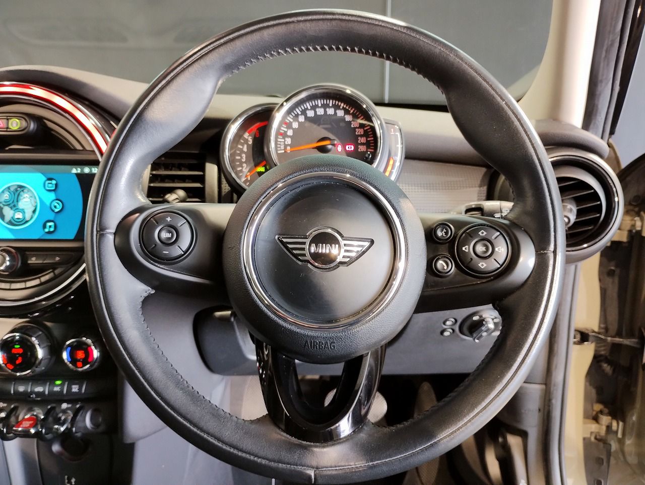 F55 COOPER D (AT)