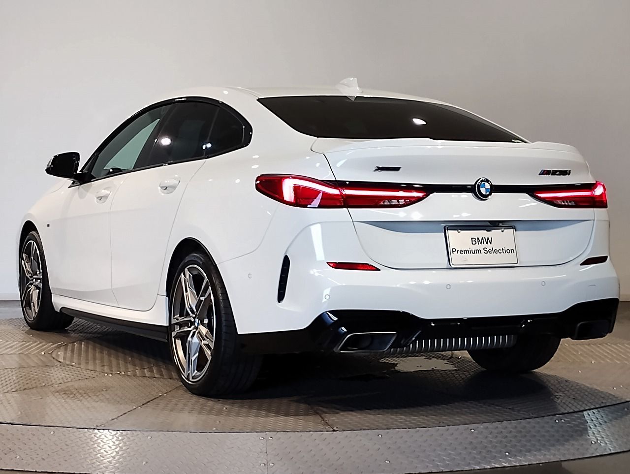 F4* **35i xDrive **** ***** B48 2.0i