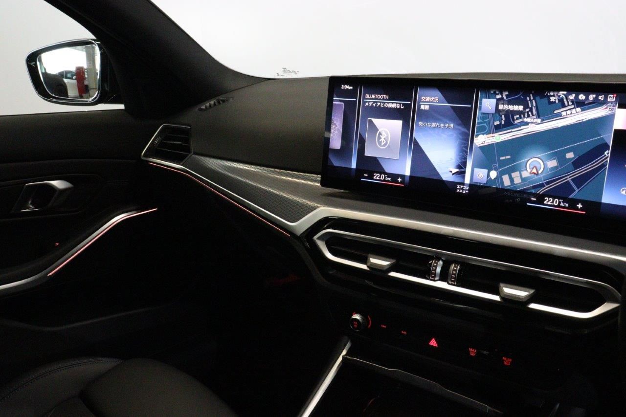 320d xDrive Berline RHD