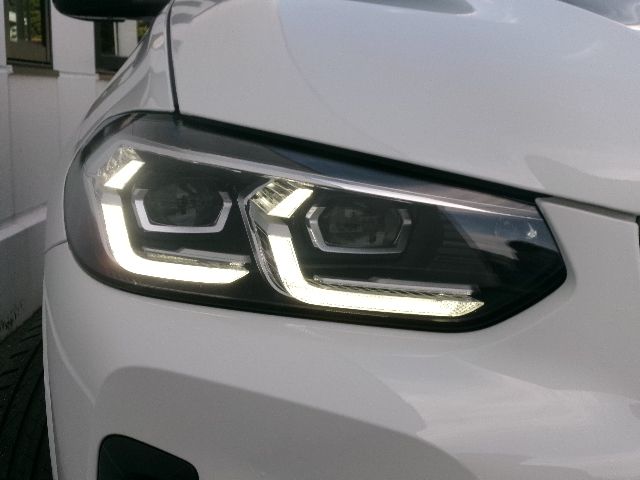 iX2 xDrive30 MSP