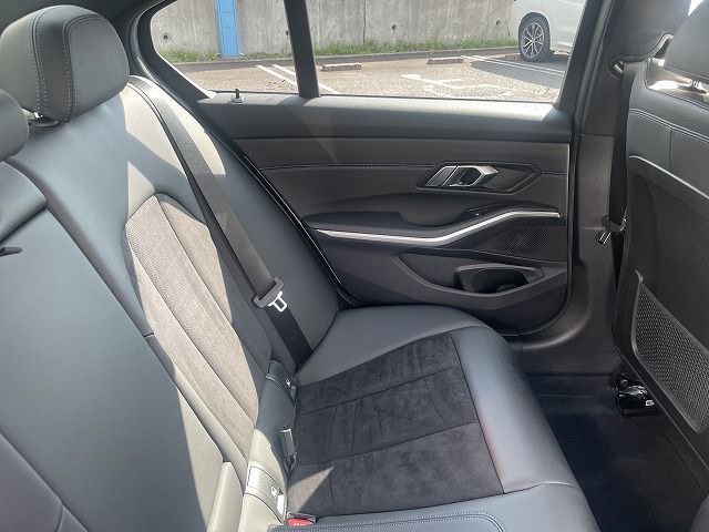G20 320i Saloon RHD TU