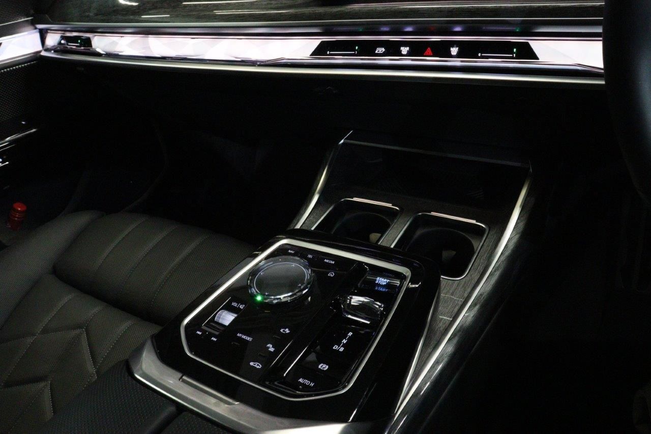 BMW i7 eDrive50 Sedan RHD