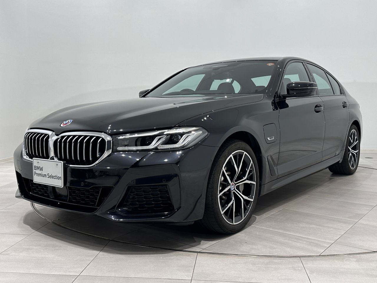 BMW 530e Sedan M Sport  RHD