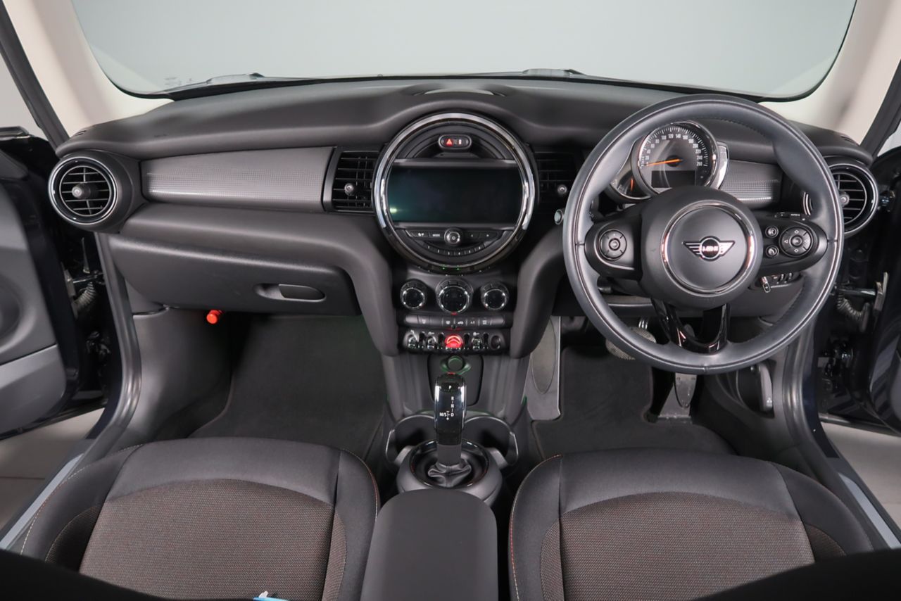 F56 MINI Cooper 3-Door Hatch LCI