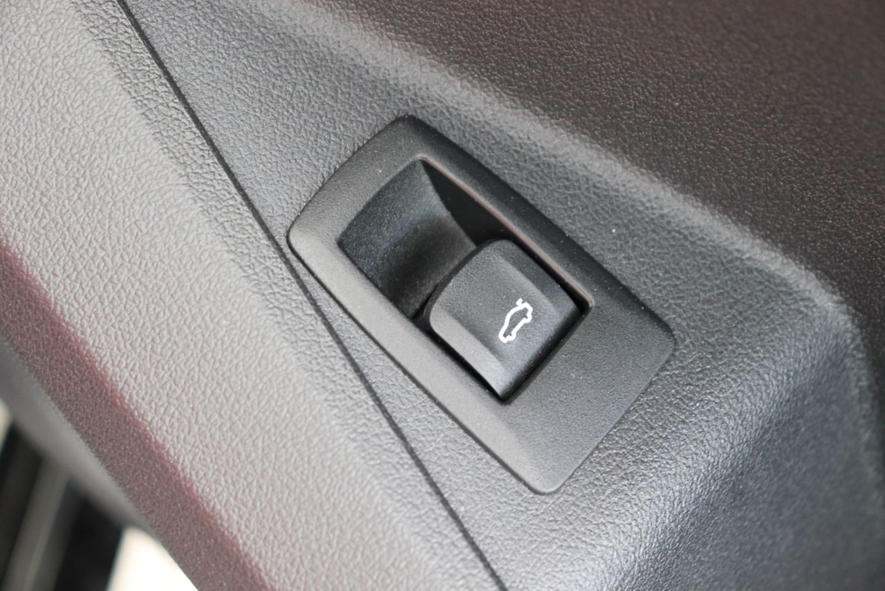 F40 118d Sports Hatch 5-door B47 2.0d