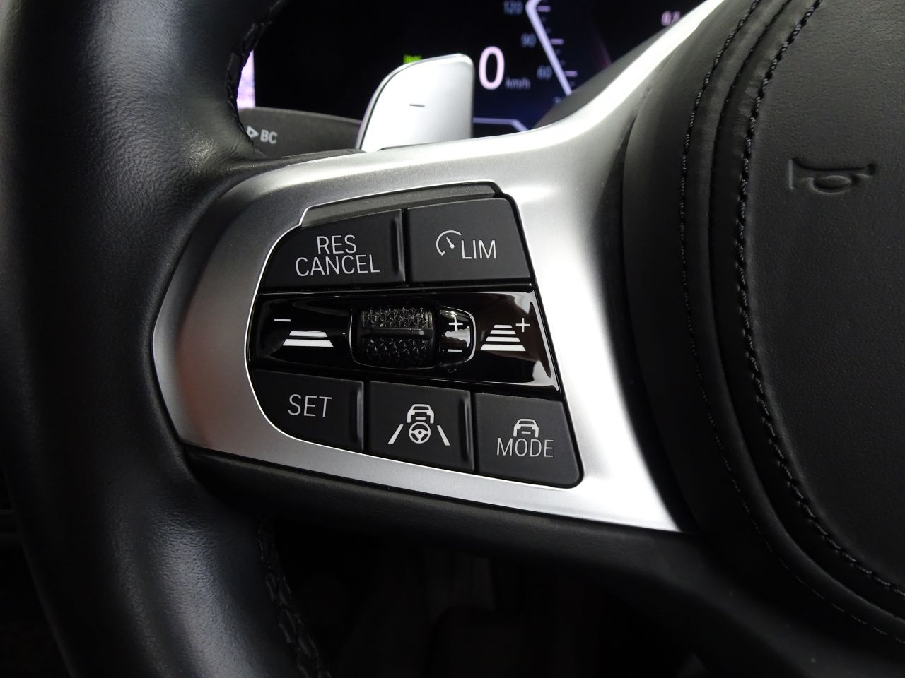 320d xDrive Berline RHD