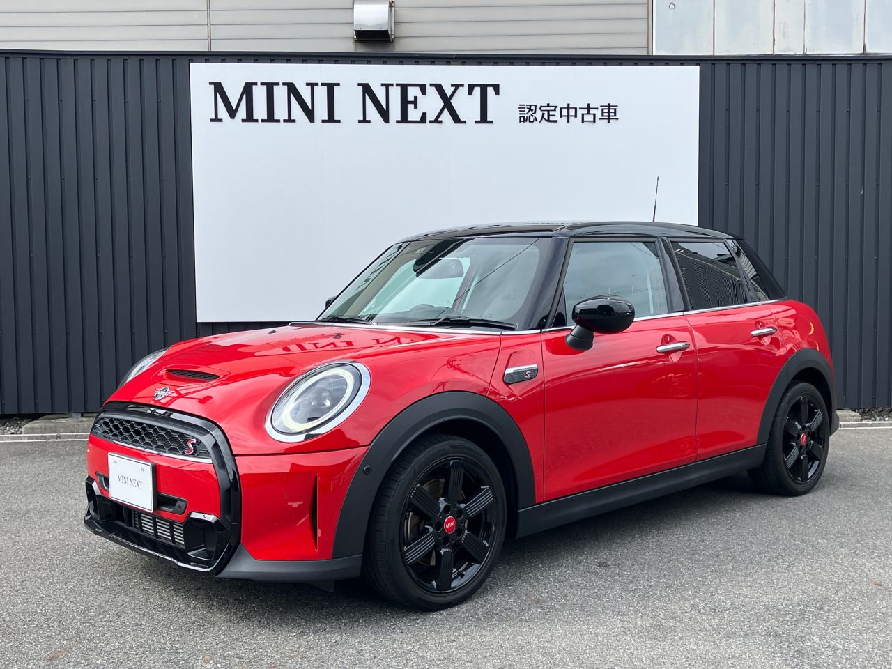 MINI COOPER S 5 DOOR.