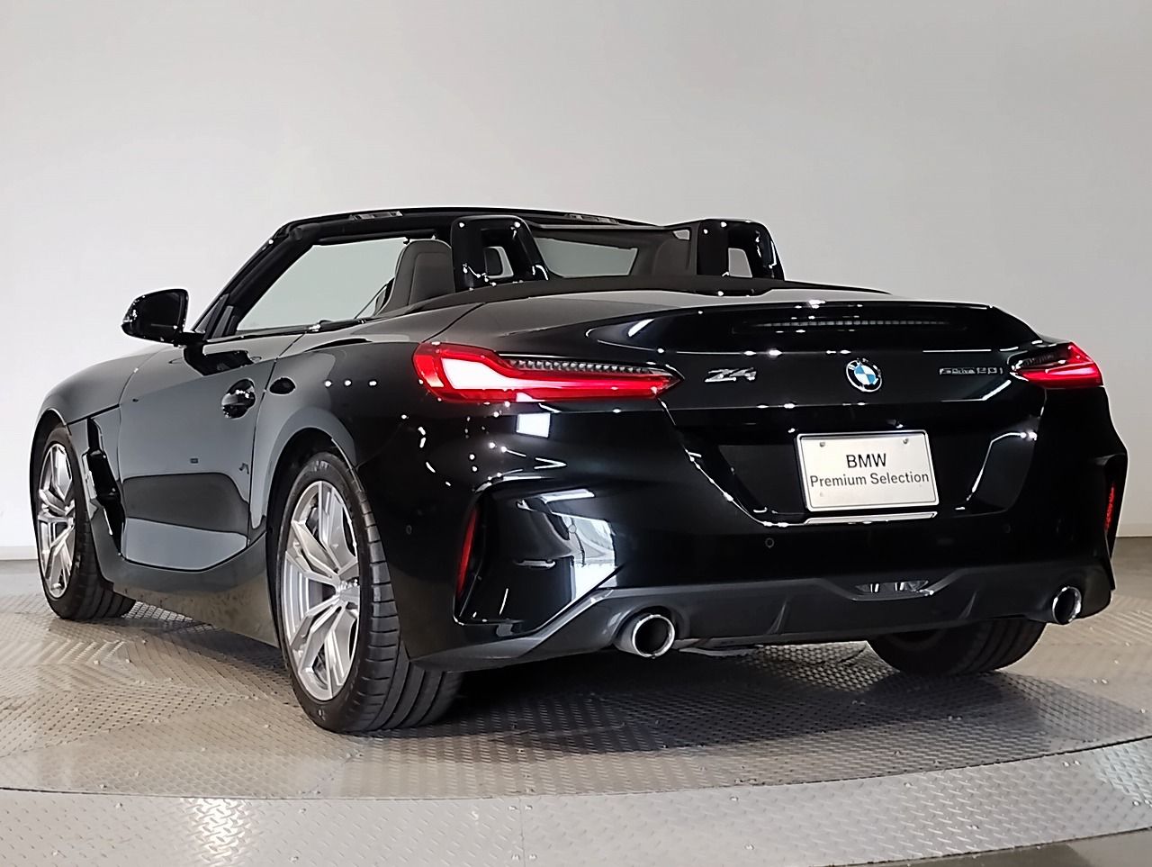 G29 z4 sDrive20i RHD