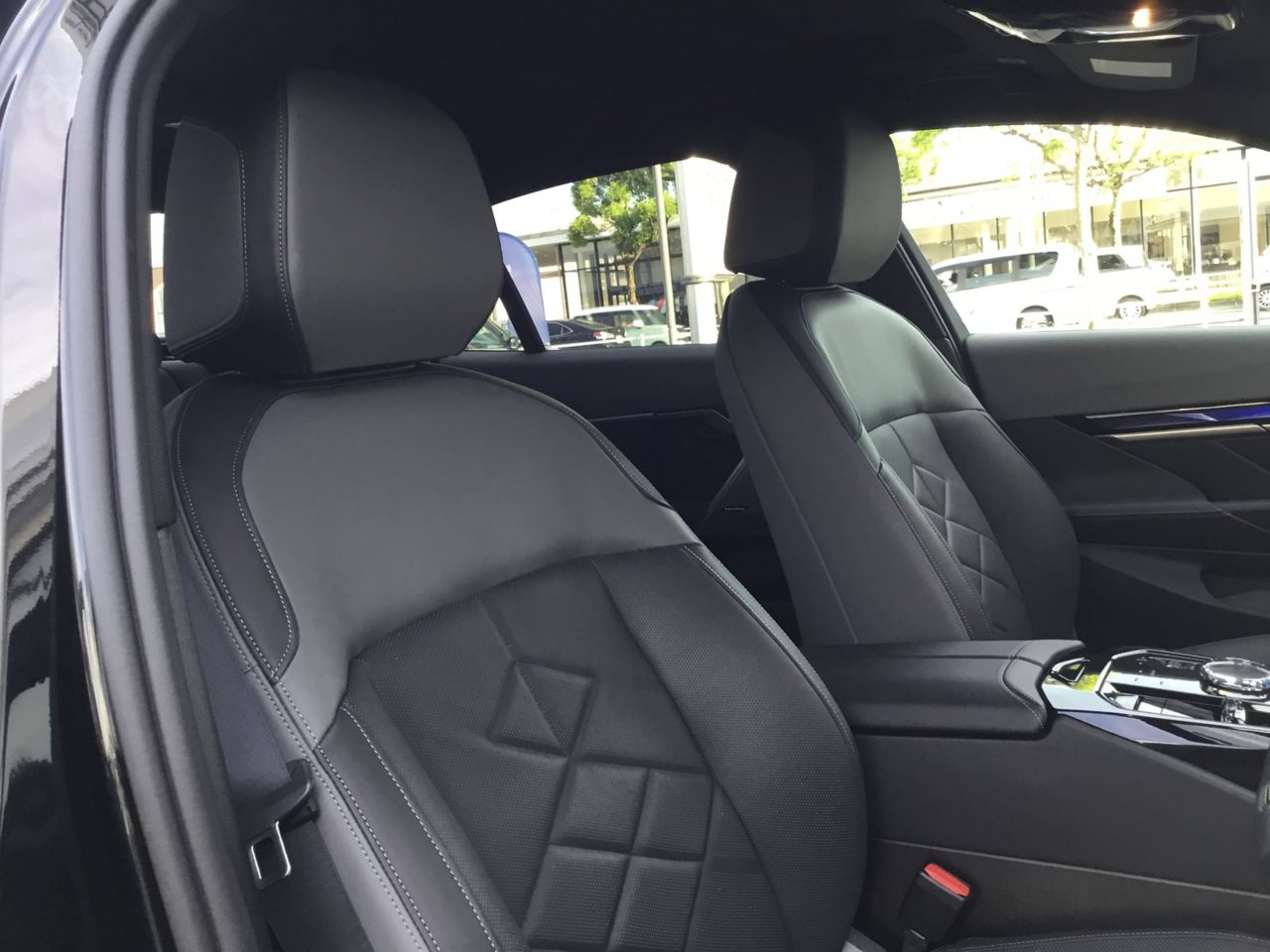 BMW i5 eDrive40 Sedan RHD
