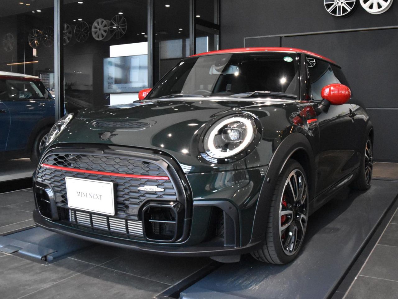 THE MINI JOHN COOPER WORKS.
