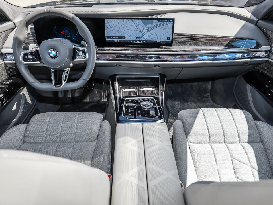 BMW 740