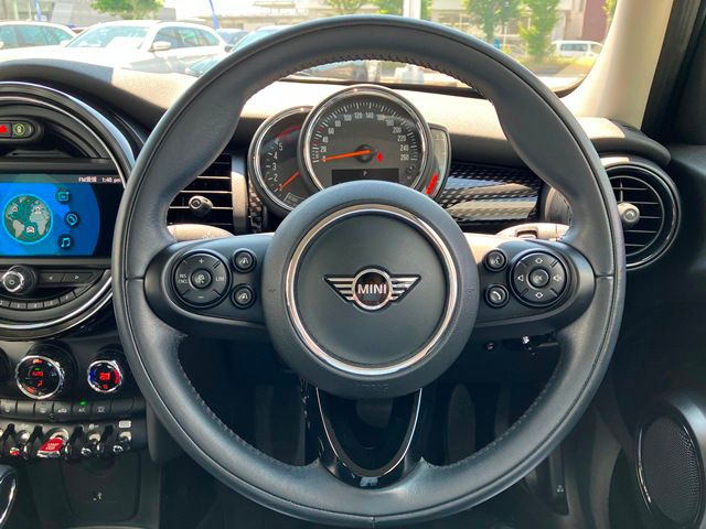 F55 COOPER S D(AT)