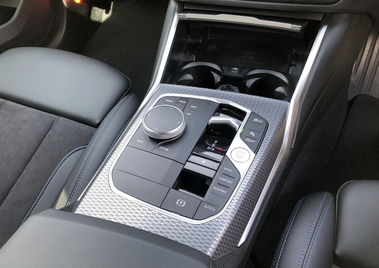 320d xDrive Berline RHD