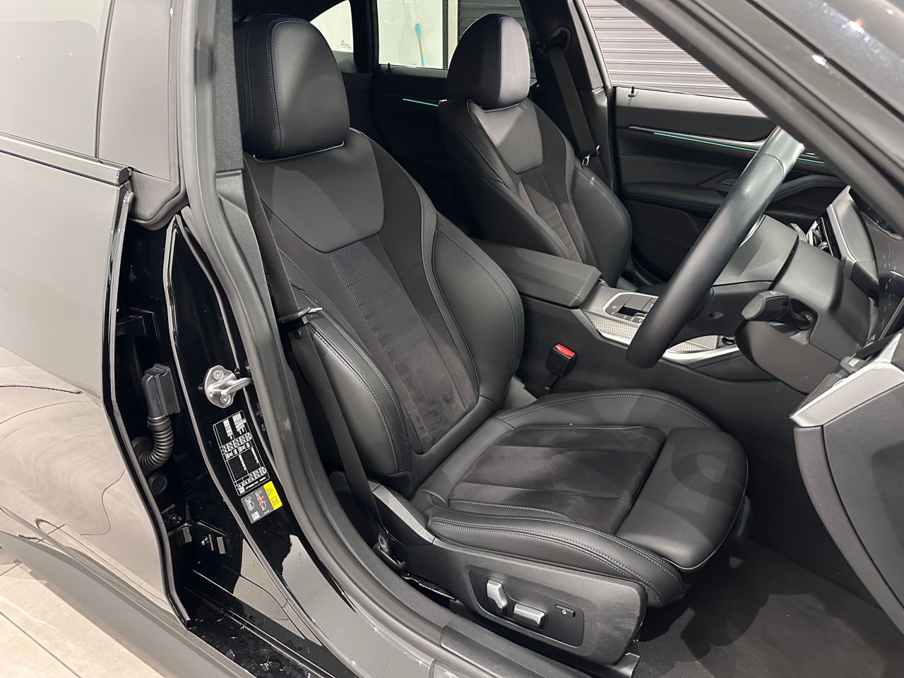 G26 i4 eDrive40 RHD
