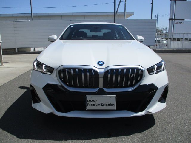 BMW i5 eDrive40 Sedan RHD
