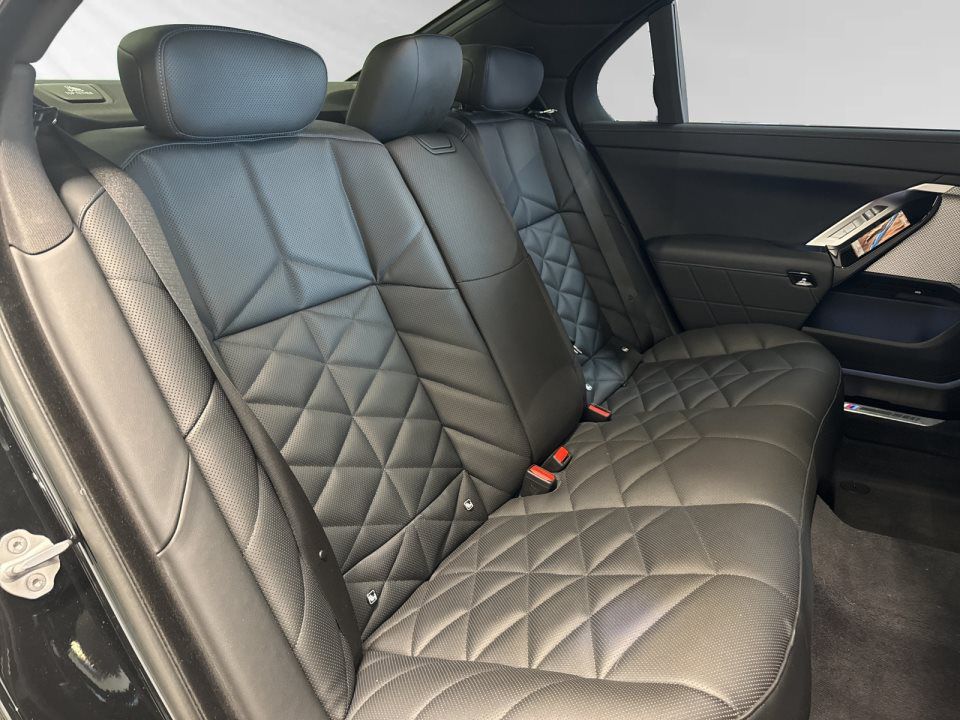 BMW 740