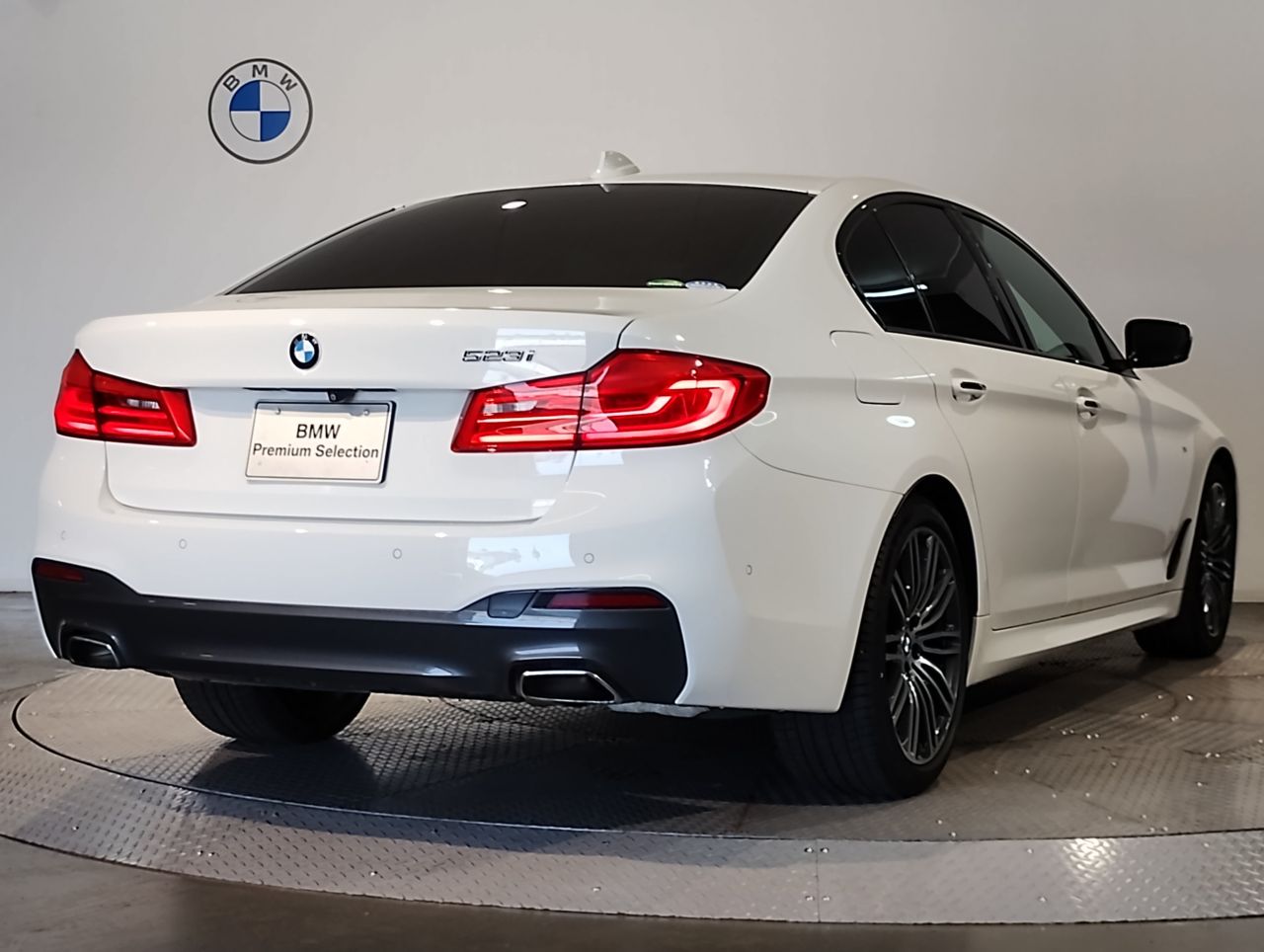 523I