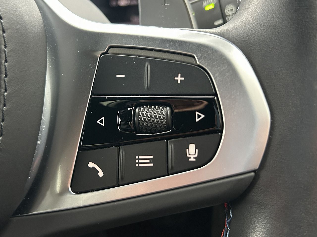 G01 X3 M40d RHD LCI ZA