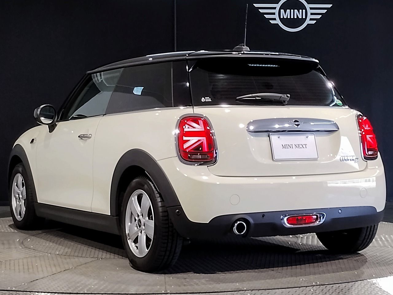 F56 COOPER D (AT)