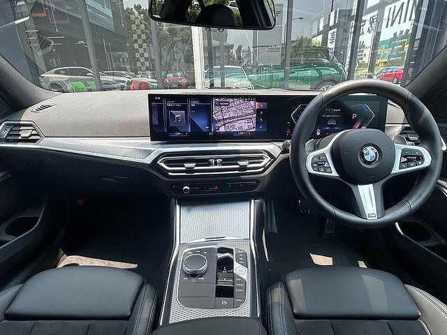 320d xDrive Berline RHD