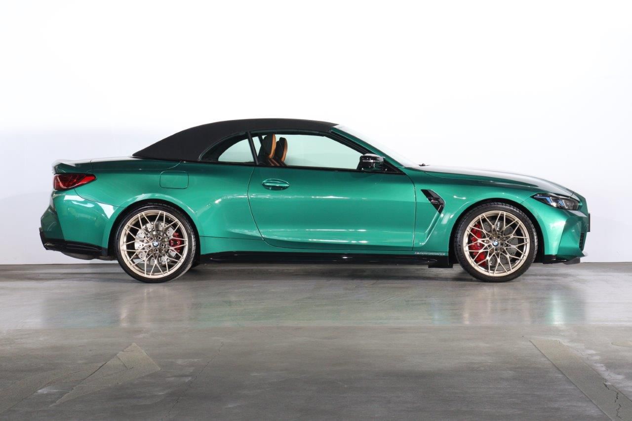 G*** M* C********** M x***** C********** RHD