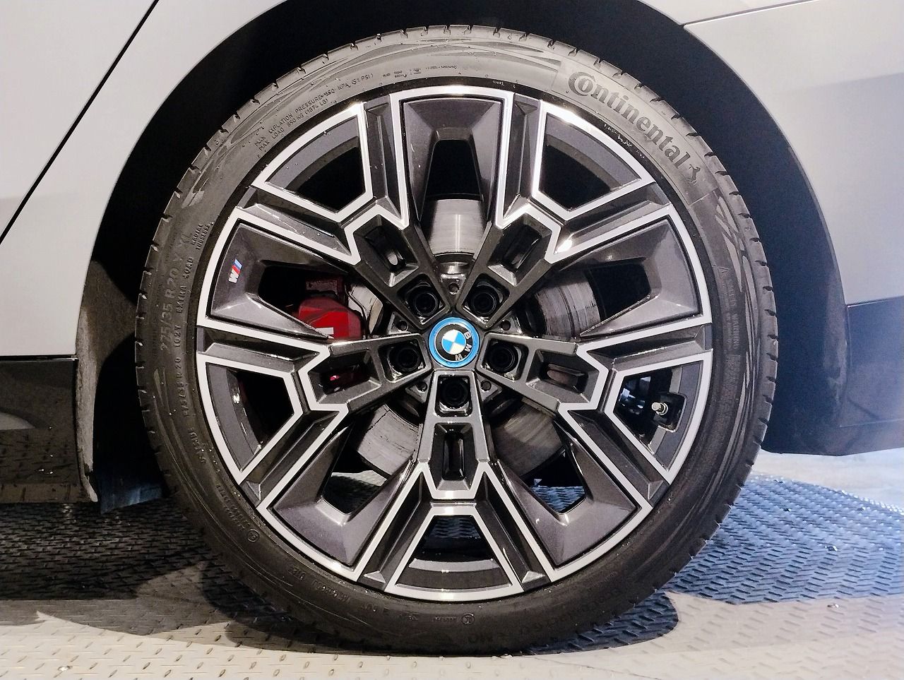 BMW i5 eDrive40 M Sport RHD