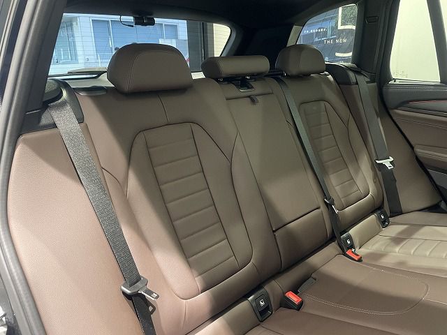 G01 X3 M40d RHD LCI