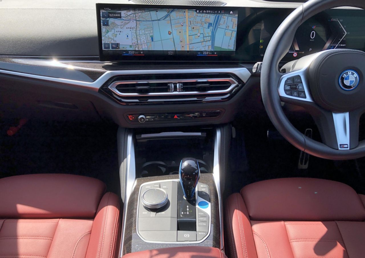 G26 i4 eDrive40 RHD