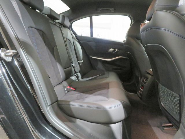 G20 320i Saloon RHD TU