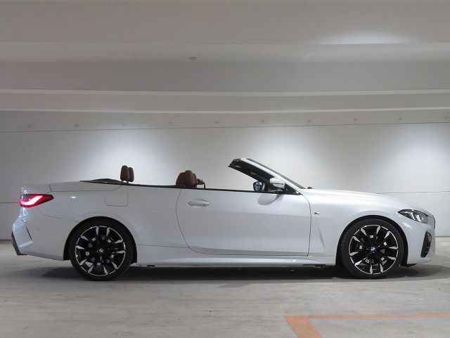 G** 4**i C********** B** 2**i RHD