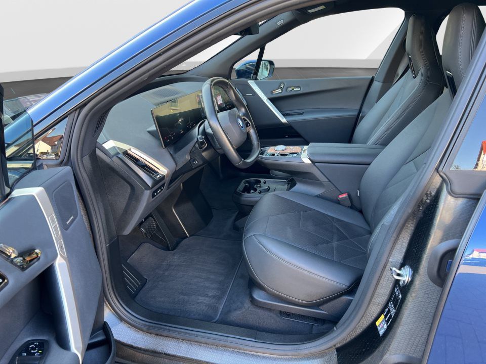 BMW iX